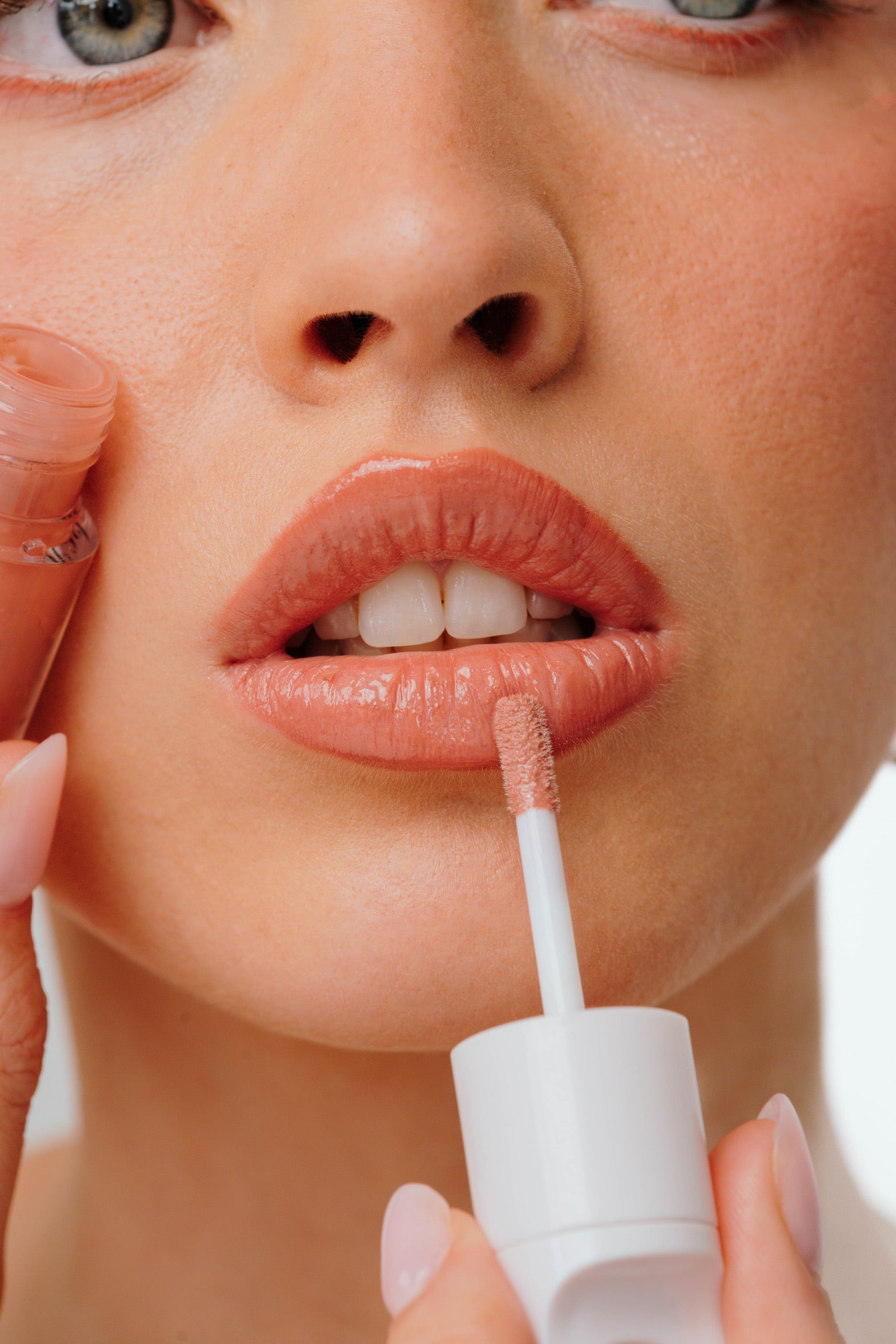 Pearl Beauty On The Glow Oil Infused Lip Gloss – Pearl Beauty Cosmetics