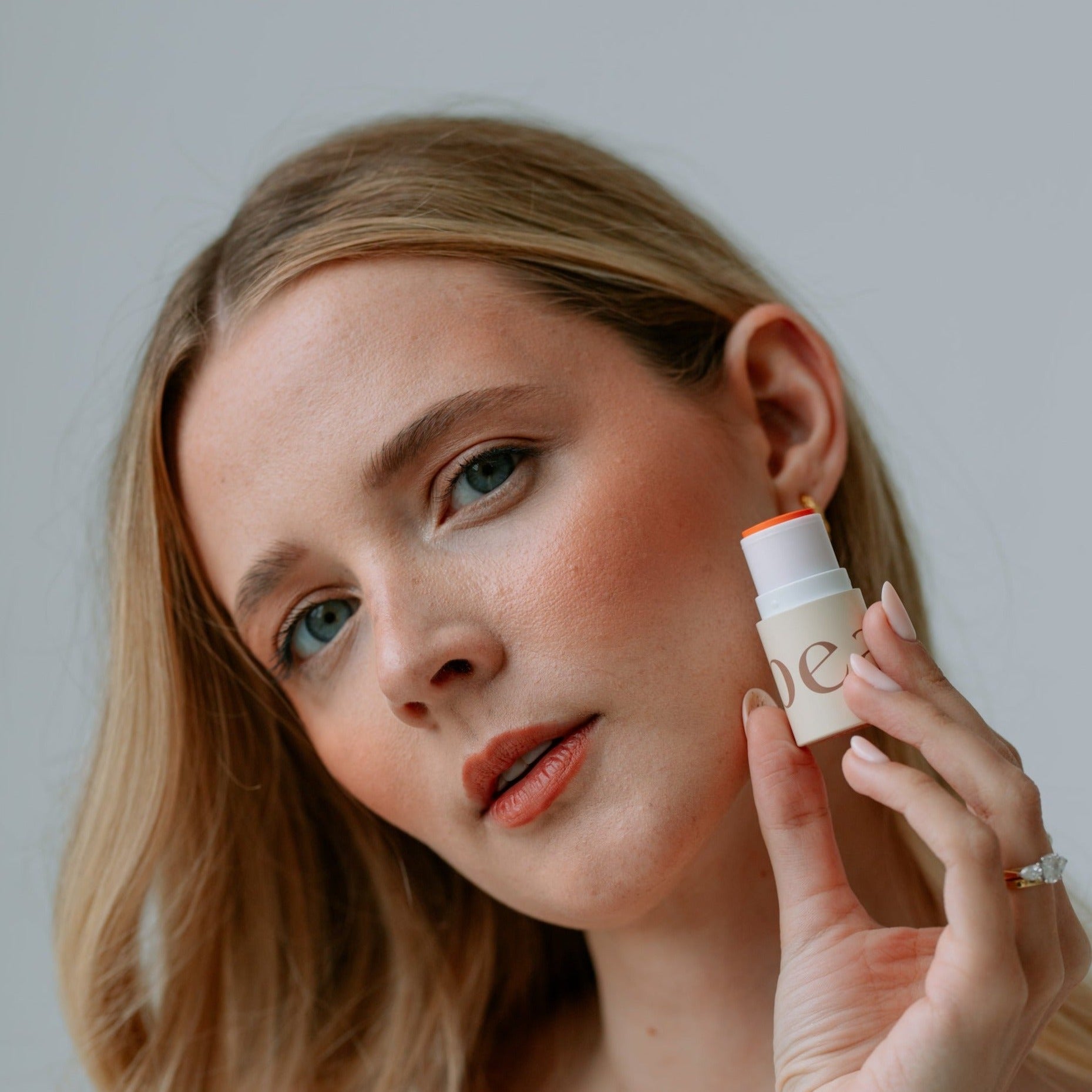 Setting Powders | Pressed, Lightweight, Soft Focus Finish