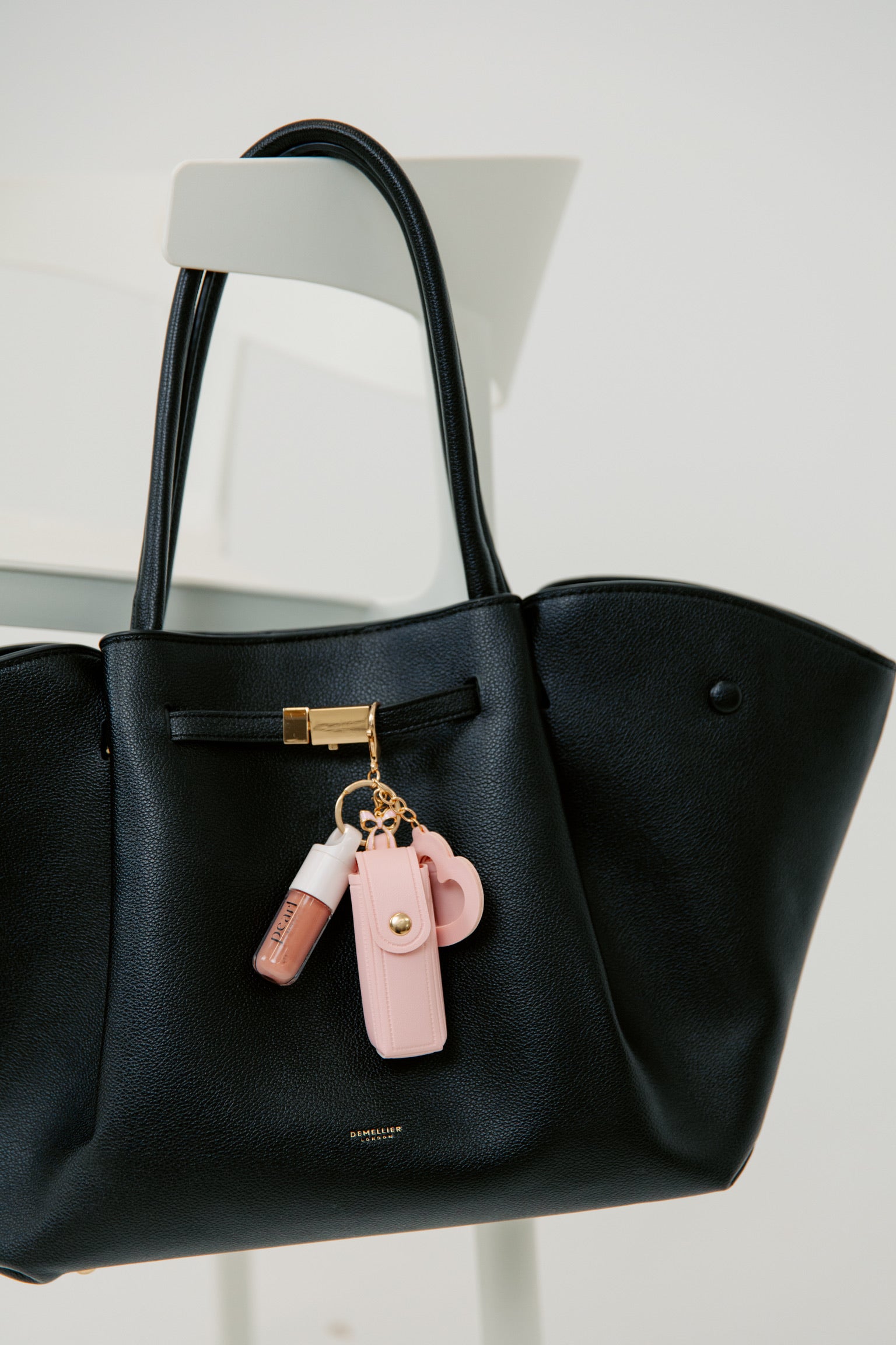 Pearl Beauty Lipstick Pouch